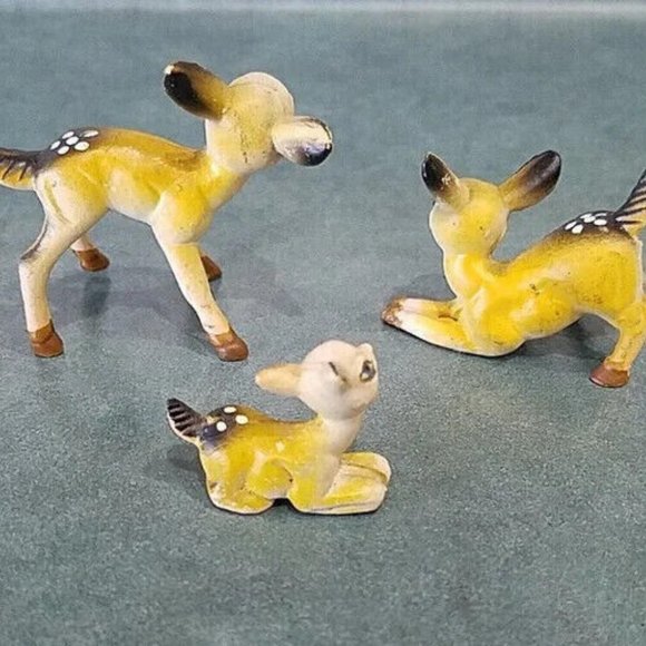 Vintage Christmas Lot - 3 deer (HK), 2 trees, tinsel ball ornament (W. Germany) - Picture 6 of 12